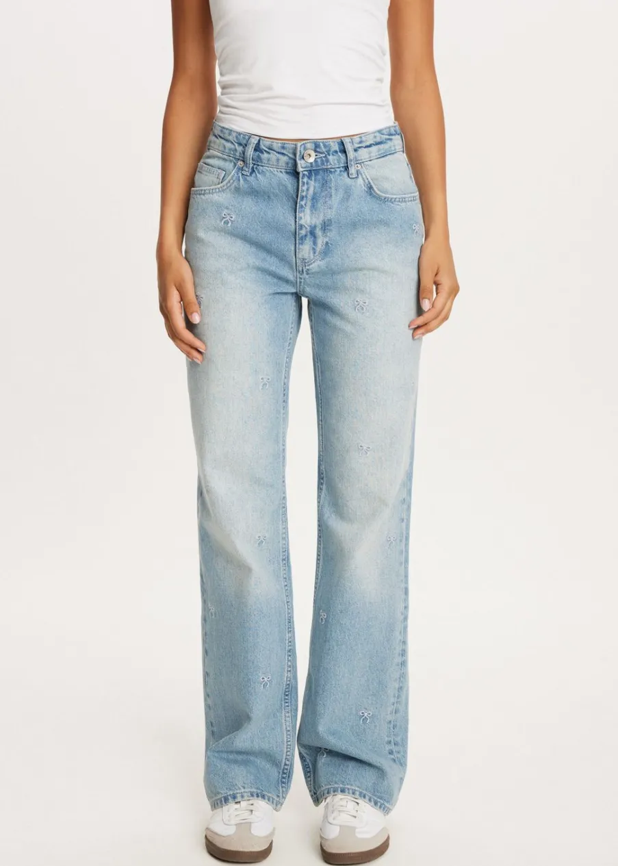 The Sting Jeans met geborduurde strikjes<DAMES Jeans