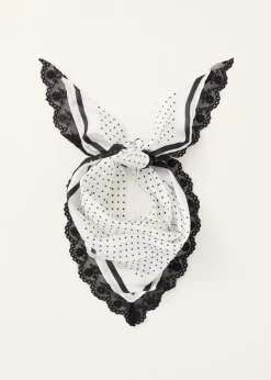 The Sting Satijnen sjaal met stippen<DAMES Sjaals