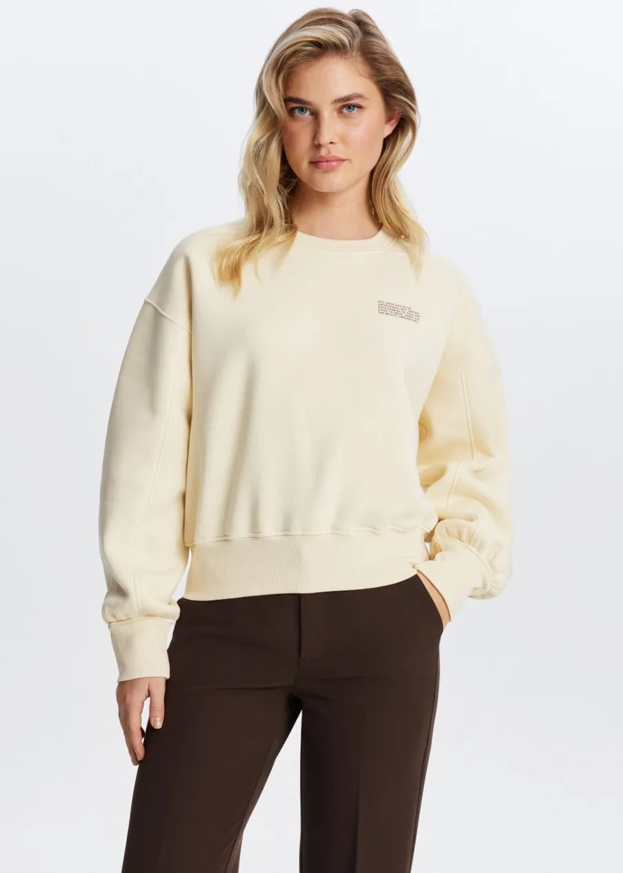 The Sting Sweater met collect print<DAMES Sweaters En Hoodies